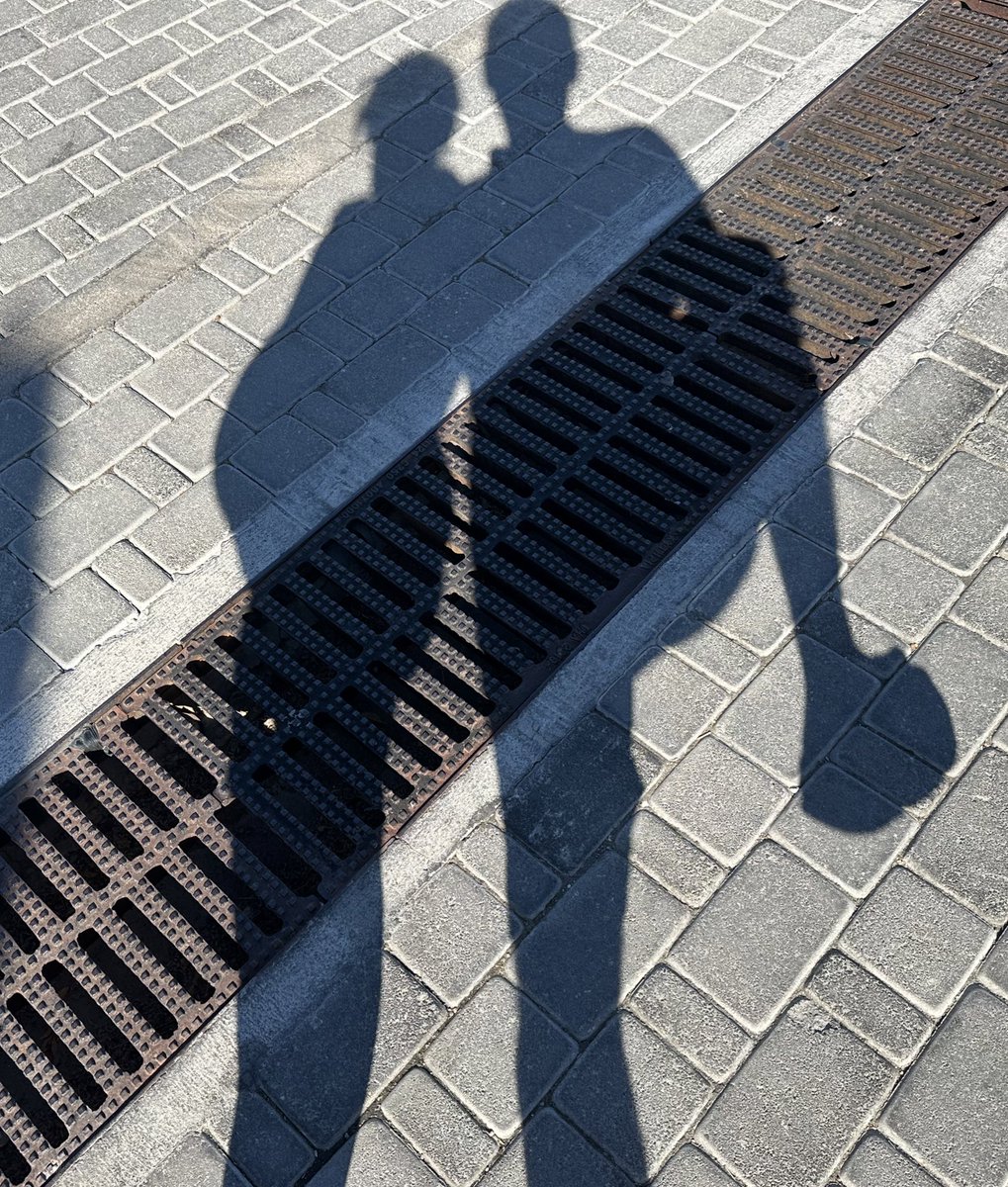 Utika_nft's tweet photo. Gm & Happy Shadows - Who remembers #SHADOWTAG ?!
While manifesting RENGABABY delivery at @waleswoosh reveal mechs stream tmrw (not to be missed), lets have sum fun under the Sun 🖤
@spacefroot you are tagged 👀
#ShadowSunday @RENGA_inc @DirtyRobotWorks https://t.co/VheZUIwPON