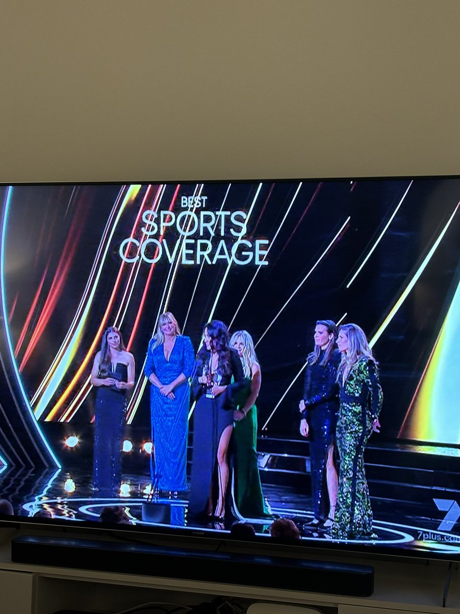 Niki White tweet media