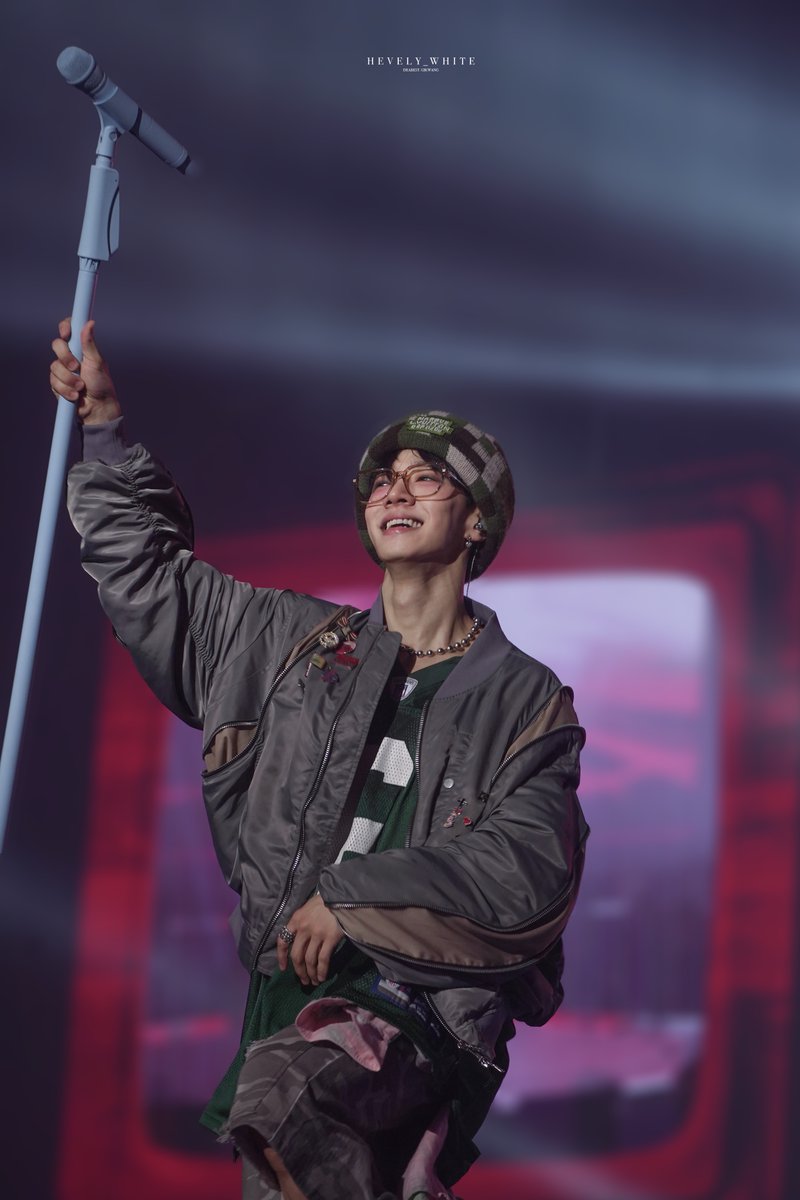 240818 OBSESSED 솔로 콘서트

에이 기분이다 이기광 4살 아기 락스타✨🎤🖤

#HIGHLIGHT #비스트 
#이기광 #기광 
#LEEGIKWANG #GIKWANG
<a href="/900_330/">LEEGIKWANG</a>