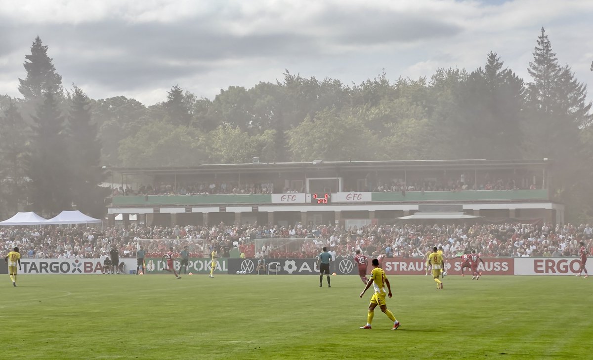 Nice blast from the past fourth division ground and level of play yesterday at a lovely sort of seaside town.