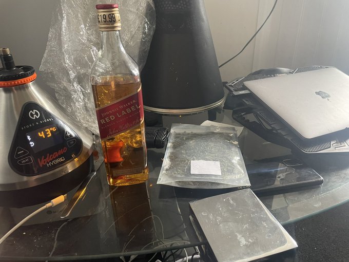 You better be someone https://t.co/XNeoGTloll