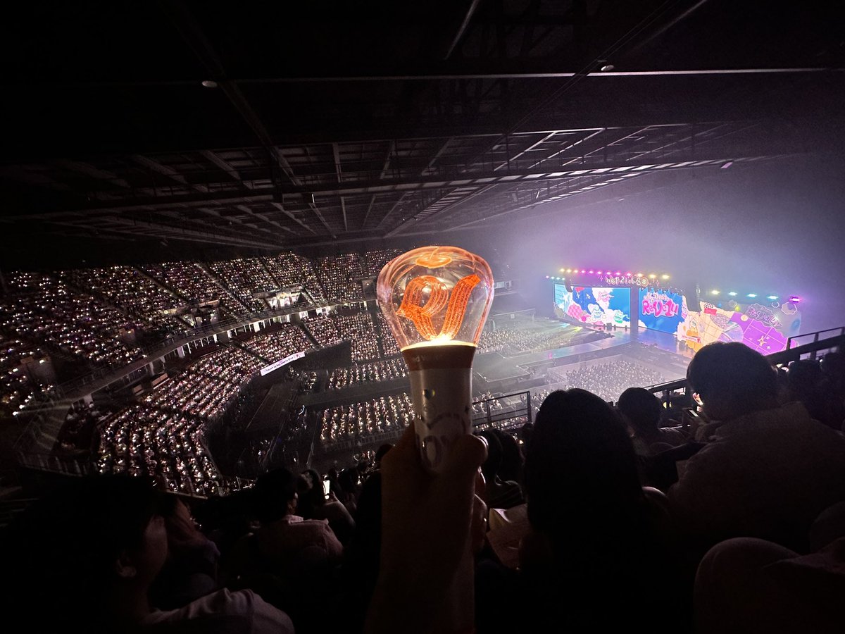 _tmye's tweet photo. 10ปีที่มีความหมายมากๆสำหรับเรา  ขอบคุณน้องเค้กมากๆที่ทำให้รักได้มากขนาดนี้
#RedVelvet_FANCON_TOUR_in_Bangkok 
#RedVelvet_FANCON_TOUR_in_BKK 
#RedVelvet_FANCON_TOUR_inBKK 
#RedVelvet https://t.co/omOVnWzdUY