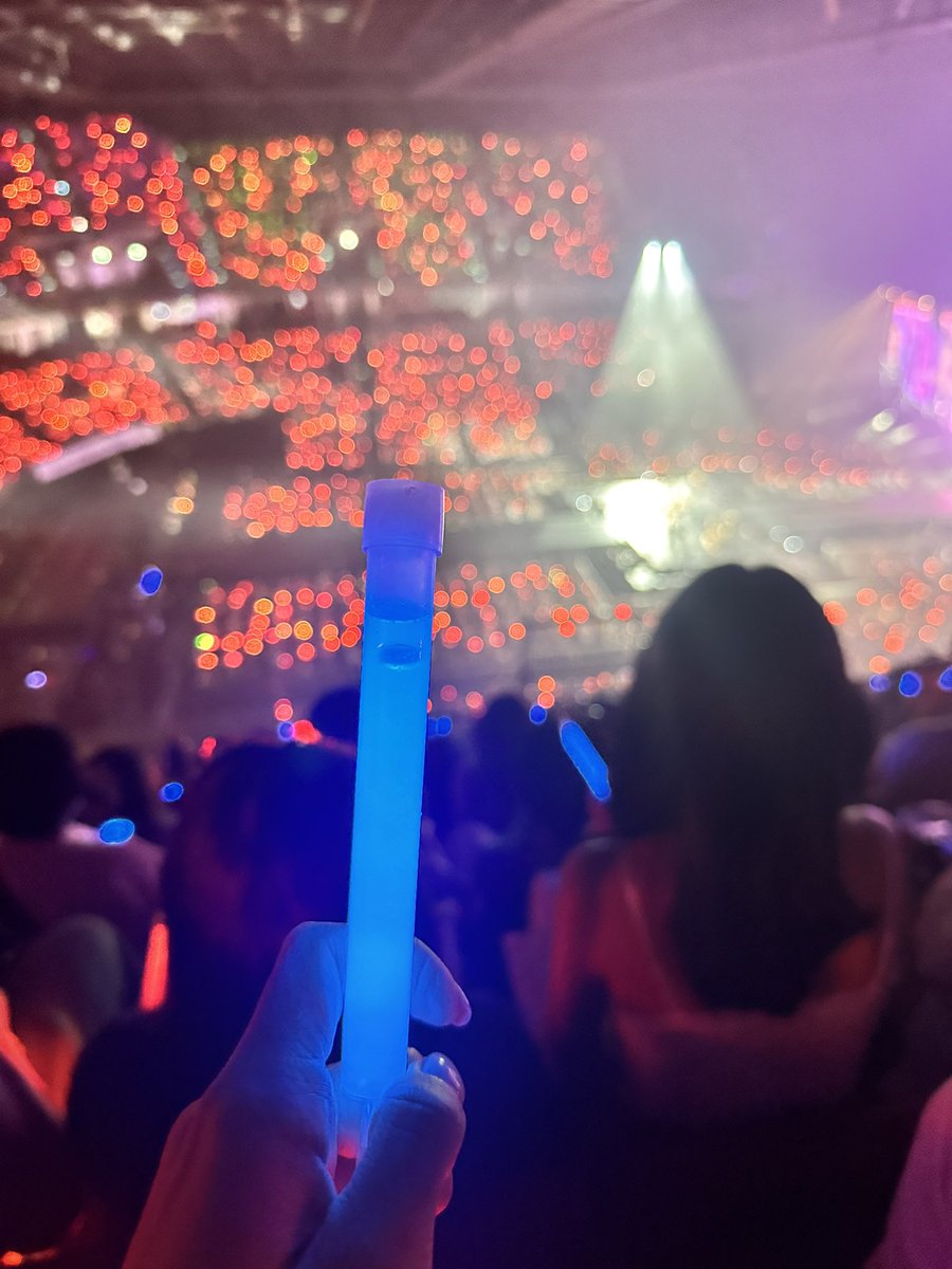 _tmye's tweet photo. 10ปีที่มีความหมายมากๆสำหรับเรา  ขอบคุณน้องเค้กมากๆที่ทำให้รักได้มากขนาดนี้
#RedVelvet_FANCON_TOUR_in_Bangkok 
#RedVelvet_FANCON_TOUR_in_BKK 
#RedVelvet_FANCON_TOUR_inBKK 
#RedVelvet https://t.co/omOVnWzdUY