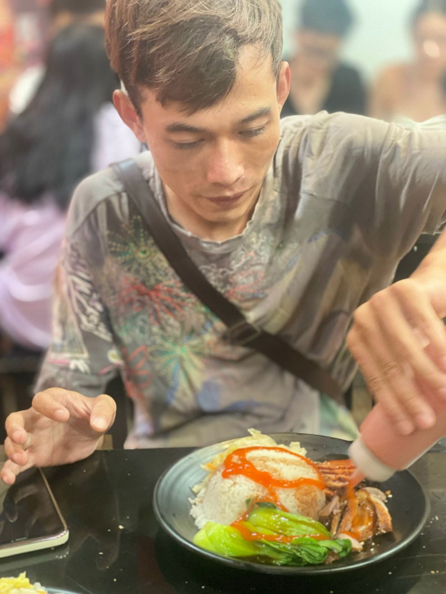 TungBoxing's tweet photo. Cơm hàng cháo chợ https://t.co/8gpDsa70Gr