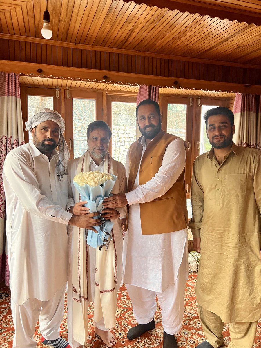 Met with honourable MP Anantnag-Rajouri Poonch Jenab Mian Altaf sb and discussed affairs related to Poonch.