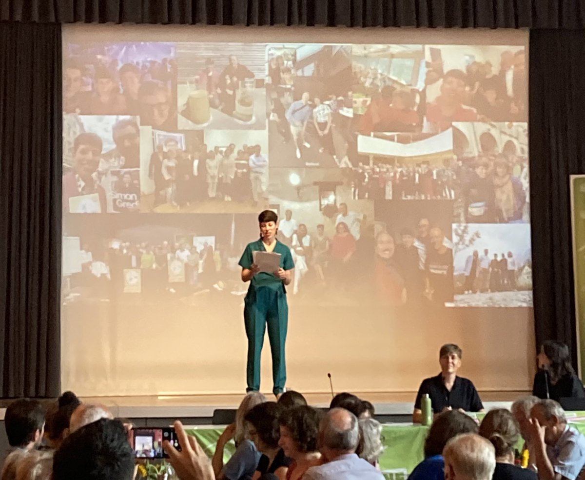 DV der <a href="/GrueneCH/">GRÜNE Schweiz</a> in Basel  #kämpferisch #inspirierend 

GRÜNE: NÄCHSTER HALT, ZUKUNFT

SVP: BITTE NICHT EINSTEIGEN

FDP: DER ZUG ENDET HIER, BITTE ALLE AUSSTEIGEN

MITTE: DIE FAHRT VERZÖGERT SICH…