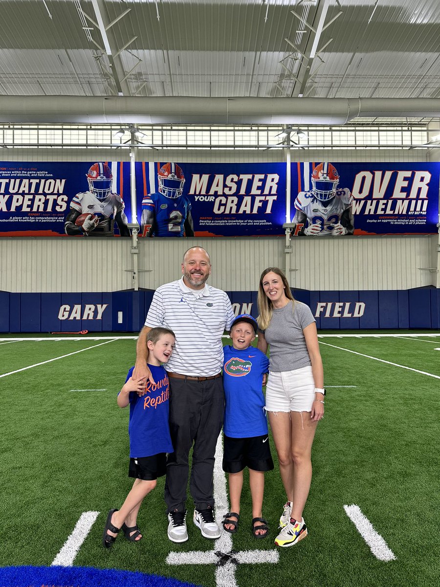 ashlynburns's tweet photo. We had an unbelievable first weekend in Gainesville as a family! Go 🐊!! https://t.co/BUgYHOrqDU
