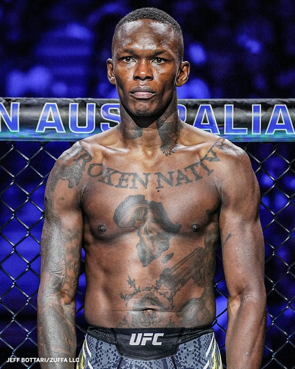 espnmma's tweet photo. Israel Adesanya has been in MMA for more than 12 years and this is the first time he's been submitted and lost two straight fights.

Unreal from The Last Stylebender 👏 #UFC305 https://t.co/jFBb5wo49v