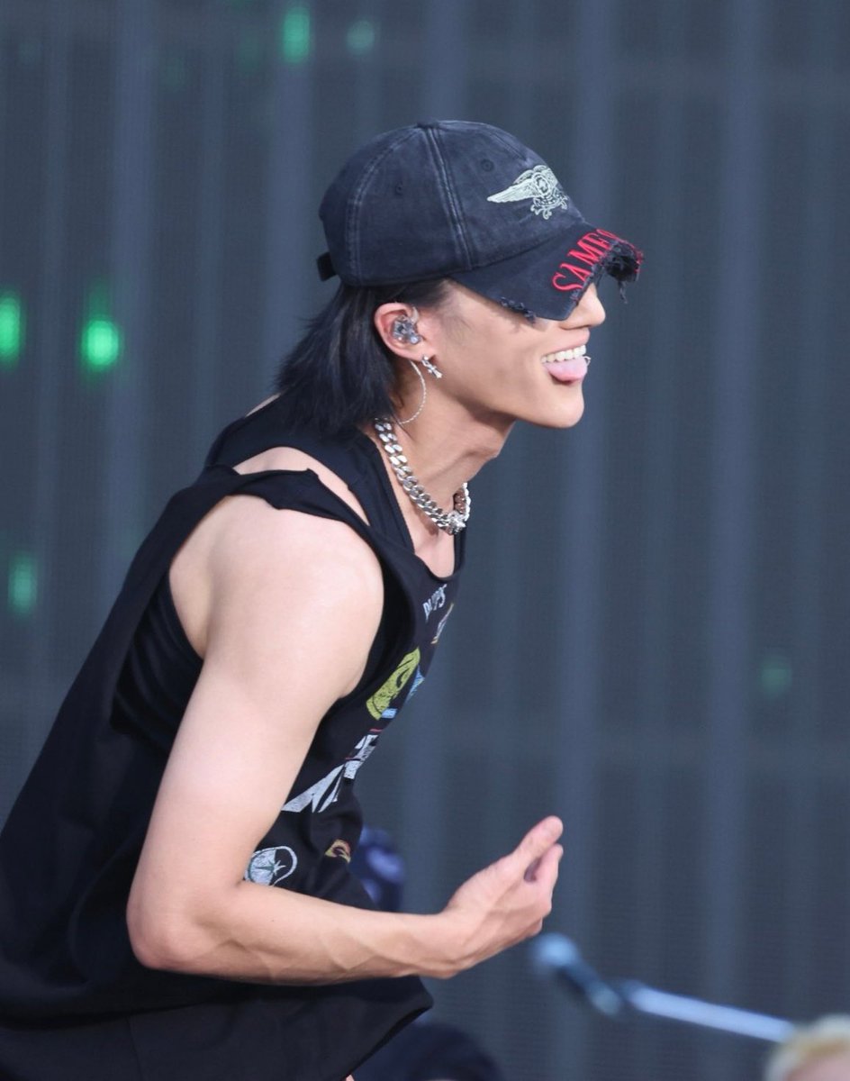 alguien puede hacerme el favor d meterlo PRESO