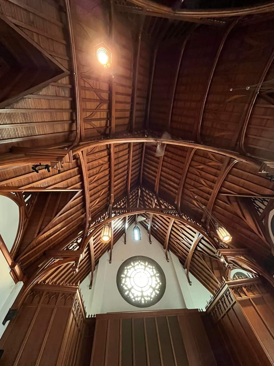 pcusabingewatch's tweet photo. Third Presbyterian Church #Pittsburgh #Pennsylvania chapel with ceiling in view. 
#sanctuarySunday 
#ceilingSunday #ceilingsonSunday 
#Presbyterian #pcusa @SynodTrinity @pghpresbytery #architecture
(Photos: Keith Paterson) https://t.co/HYlzF41I9R
