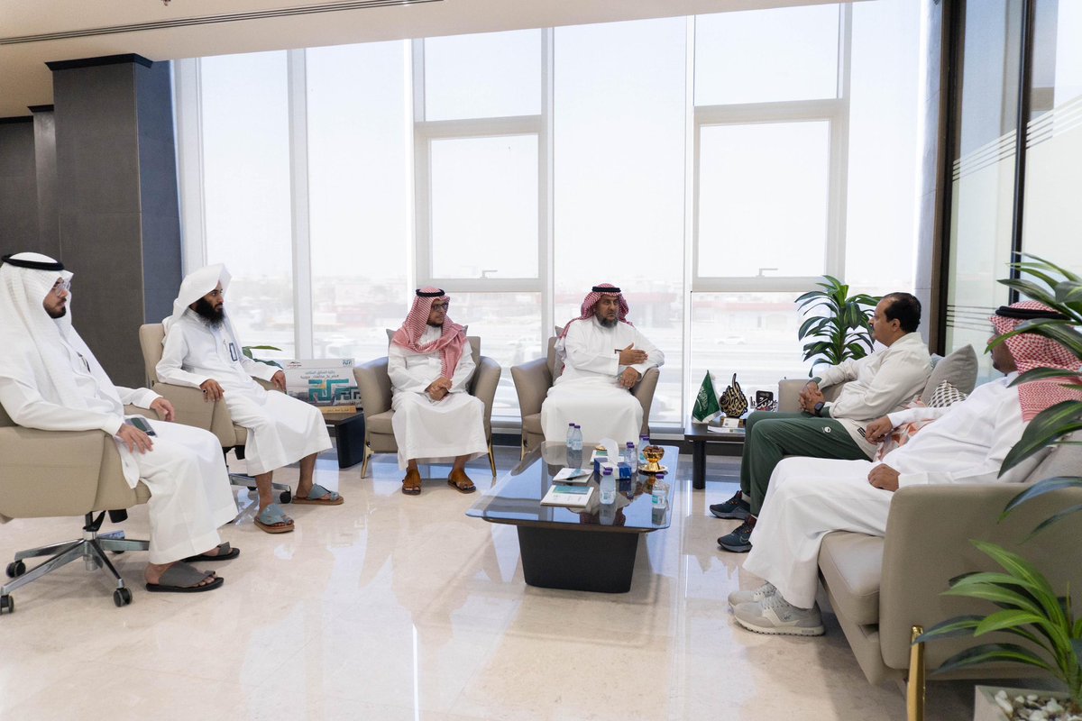 من باب دعم العمل الخيري ، وحب نفع للآخرين ودعم لرياضة الوطن وابناء الوطن ، ومن باب فأما بنعمة ربك فحدث تم بتوفيق الله تعالى توقيع شراكة جمعت بين أكاديمية الأبطال الدوليين الرياضية وجمعية البركة الخيرية <a href="/Brkah2/">جمعية البركة الخيرية</a>  مشكورين عملا بقوله تعالى {وتعاونوا على البر والتقوى}.
