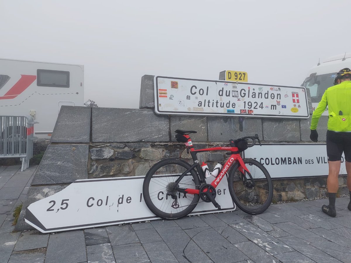 DIRECT - Tour de France Femmes 2024 : et voilà l'ascension vers le col du Glandon qui débute, un supplice de 19 km classé hors catégorie

francebleu.fr/sports/cyclism… #TDFF2024