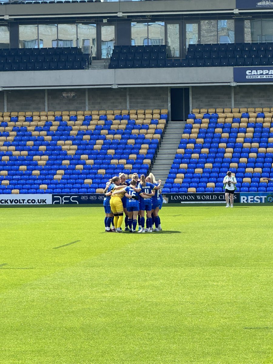 Emma042198's tweet photo. Out supporting @LeanneBell7 today on her birthday at @afcw_women vs Lewes 

Fantastic first half for Wimbledon and a goal from the birthday girlll 🎉 https://t.co/p2f2v6m3Wi