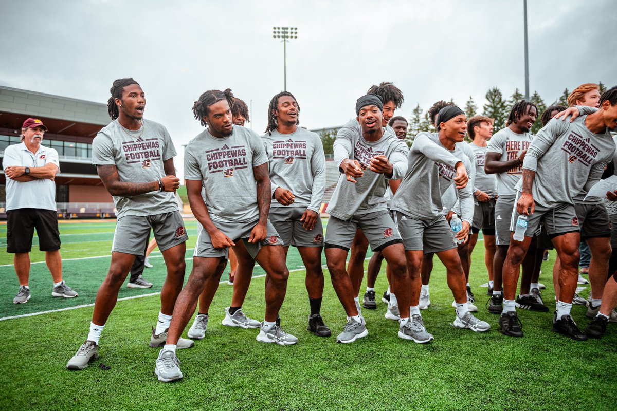 CMU_Football's tweet photo. Safe to say we had some fun this morning with our very own Chippewa Marching Band! 🎺

#FireUpChips🔥⬆️🏈 | #PTS https://t.co/bPy0lLi8Bz