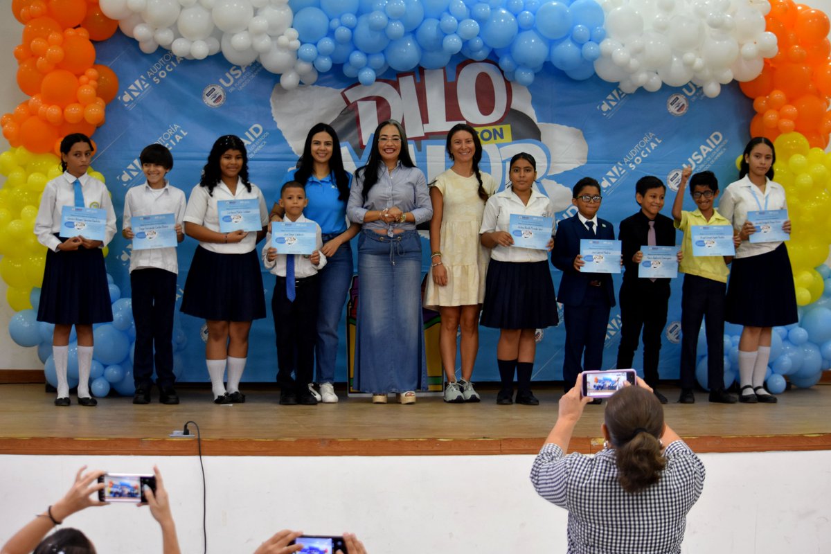 cnahonduras's tweet photo. ¡Inculcando valores desde la niñez para construir un futuro más íntegro! 🌱🔍
@USAIDHonduras
#DiloConValor #CNA #Transparencia https://t.co/0CtAOOaEgk