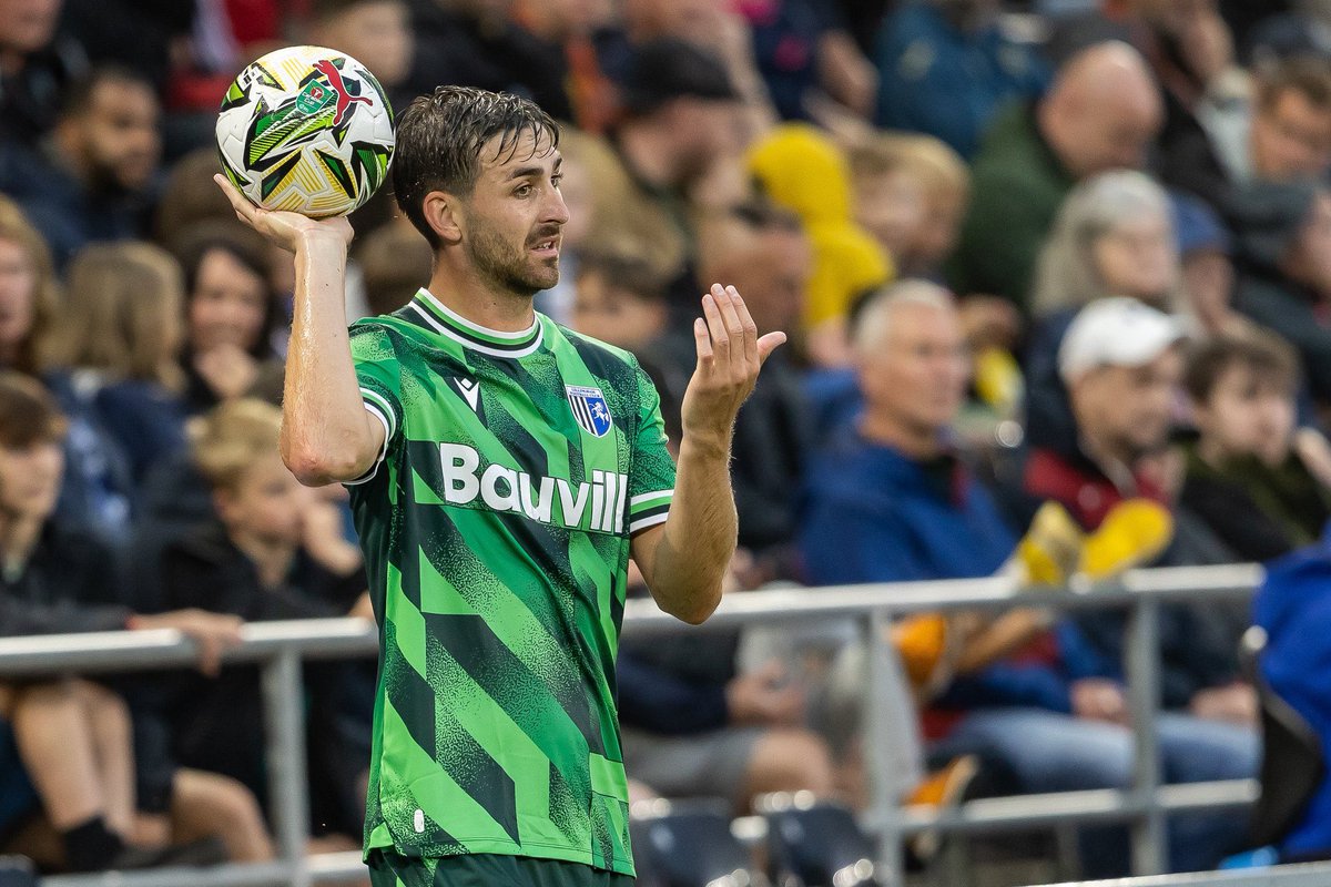 GillsInTheBlood's tweet photo. 📊 Great to see @Rob_Mckenzie8 currently making the holding midfield role his own, superb again yesterday:

9️⃣0️⃣ minutes played ⏰ 
4️⃣2️⃣ touches 👟 
7️⃣6️⃣ % pass completion 😎 
1️⃣ key pass 🔑 
7️⃣0️⃣% duels won ⚔️ 
2️⃣ clearances 💫 
3️⃣ interceptions 💪🏻 
2️⃣ tackles 👊🏻 

 The defensive shield 🛡️ 

#Gills #GFC 💙