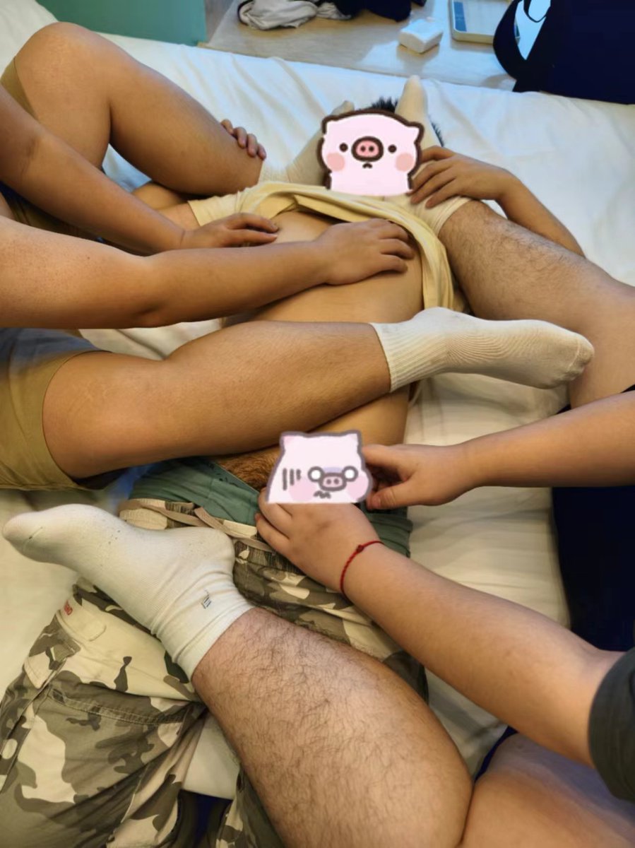 呜呜被两个胖弟弟蹂躏