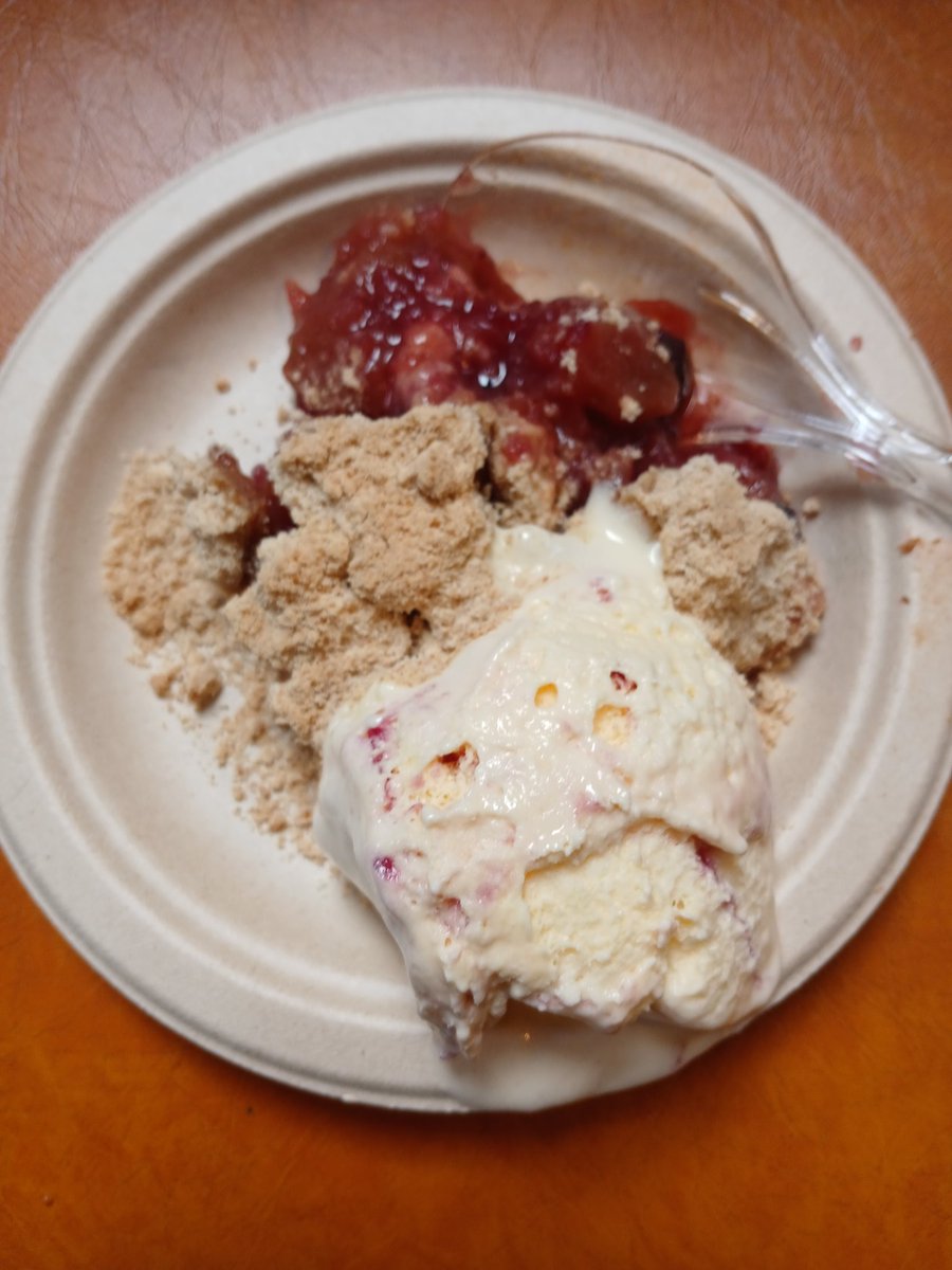 THEgARTener's tweet photo. #Apples from our #community #orchard at #SladeGardens.  A refreshing bite and in a delicious #apple and #blueberry #crumble  from a dear friend from #stmixhaelschurch. #summertime https://t.co/jISAk5ZvXk