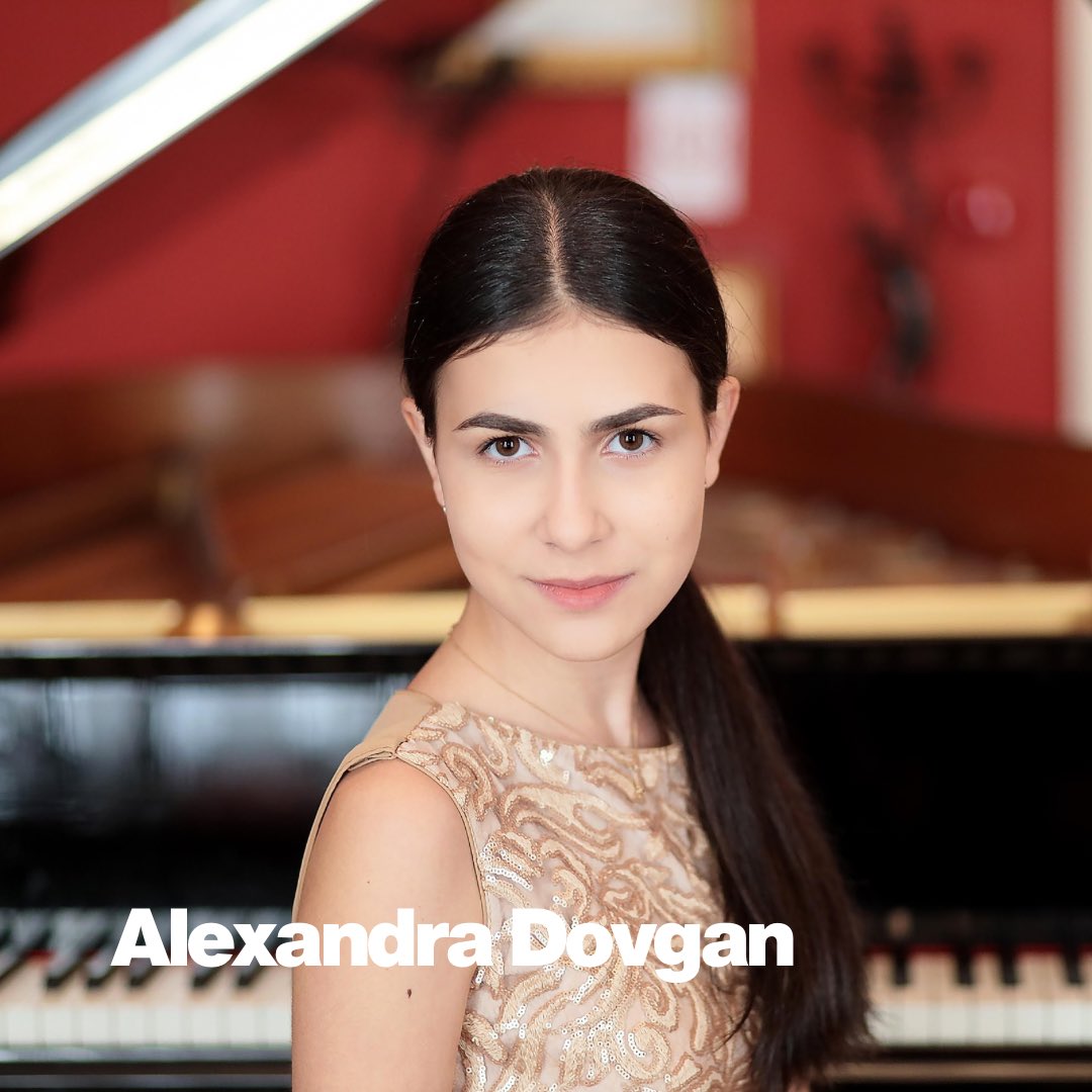 QuincenaMusical's tweet photo. Alexandra Dovgan pianista gazte bertutetsuak Victoria Eugenian errezital bat emanez egingo du #debuta Musika Hamabostaldian🙌
🎹La joven virtuosa del piano Alexandra Dovgan debuta en la Quincena con un recital en el Teatro Victoria Eugenia
@VEAntzokia https://t.co/JJk3VNQLrC