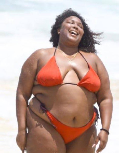 CasuallyGreg's tweet photo. I’ve seen a few people making fun of Lizzo’s workout video. She has made the decision to improve her health by taking control of her weight. This is to be commended. Making fun of her for losing weight would be akin to mocking a homeless man applying for jobs. 

Be better. https://t.co/if0CVTQe0D