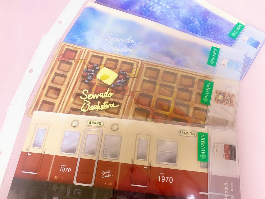 5Rlaioasy's tweet photo. 今日は正和堂書店さん
@SeiwadoBooks 
のポップアップストアに
伺ってきました！
今日は店舗のお兄さんとも話せて
「また声かけてくださいね！」
とあたたかいお言葉をいただき
充実した時間になりました。
それにしてもどれも素敵で迷います。
今度は本店へ伺います！ https://t.co/DtSooLlnz7