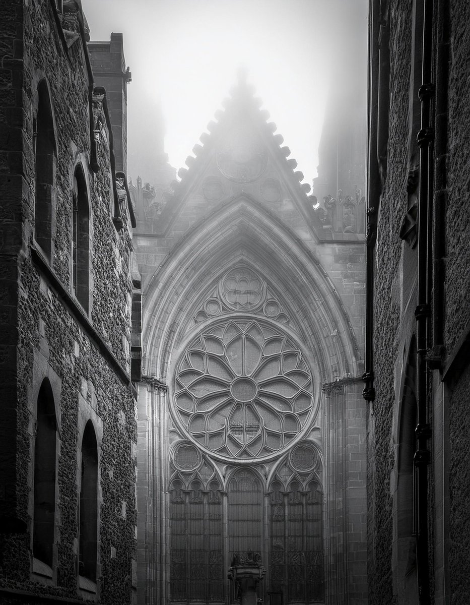 Architectolder's tweet photo. I love the Greyscale and the Gothic https://t.co/XIIhyeGhq5