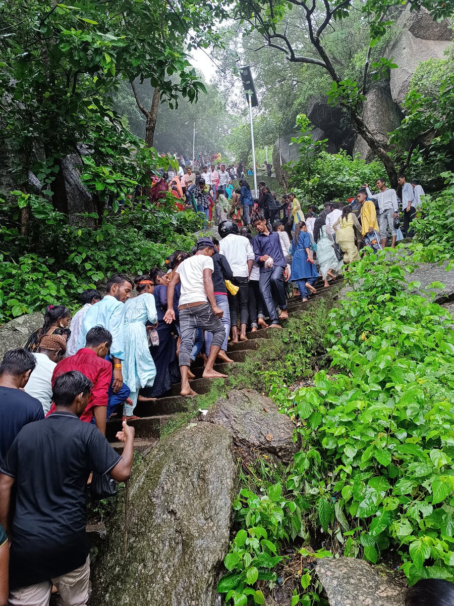 OxbridgeKaran's tweet photo. @mishranitish 
Sir ye gurpa mountain hai iske vikas ke liye sochiye yaha pe koi arrangement nahi hai 1 yojna v paas hua usme v ghotala hua hai kripya jaanch kijiye or vikas karwaye. dhanywaad https://t.co/FhBCAiYOvr