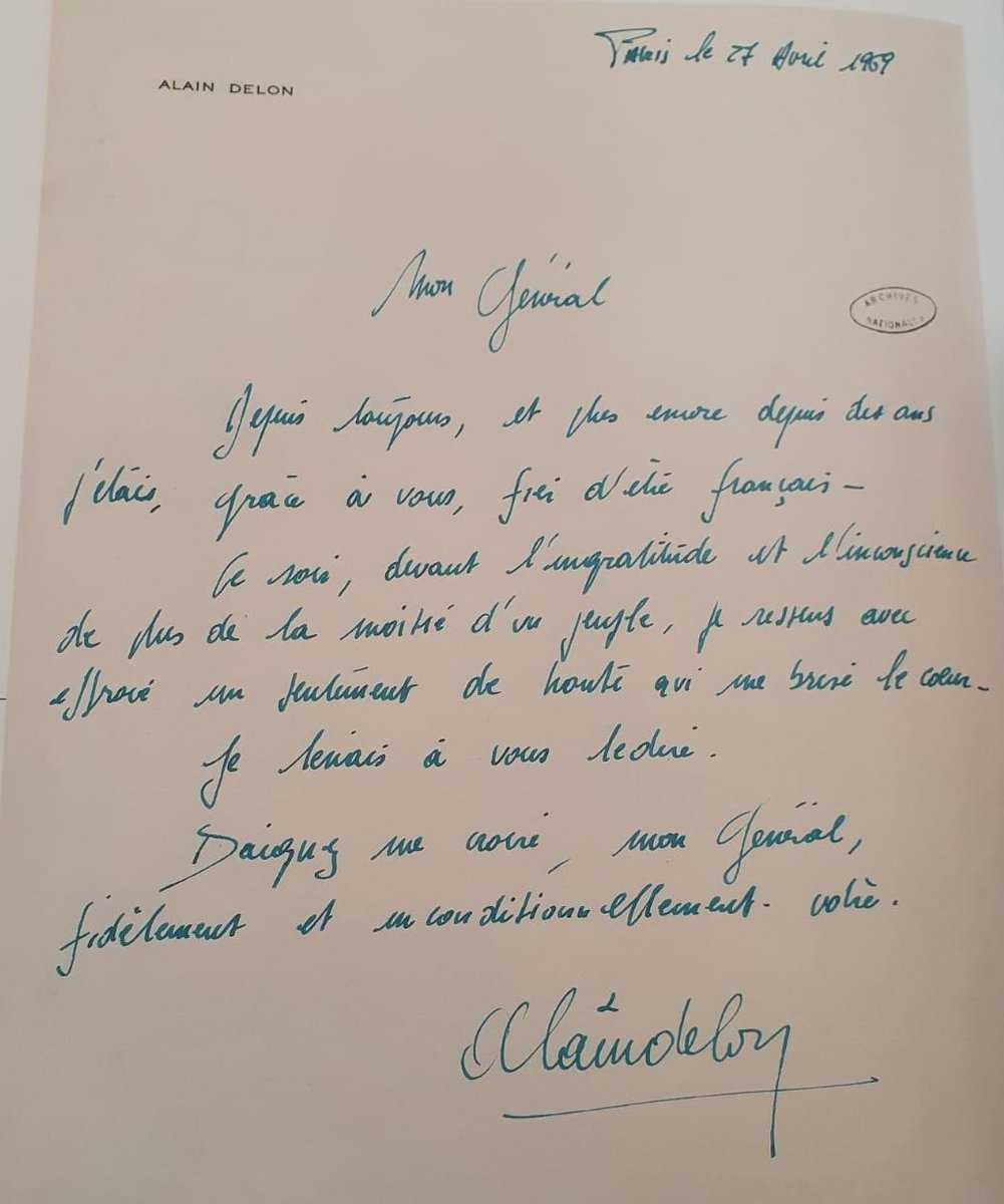 🇫🇷 Magnifique lettre d'Alain Delon au Général de Gaulle, en 1969.
Grâce à Alain Delon aussi, nous sommes fiers d'être Français :

« Mon Général, 

Depuis toujours, et plus encore depuis des ans, j'étais, grâce à vous, fier d'être Français.

Ce soir, devant l'inconscience et