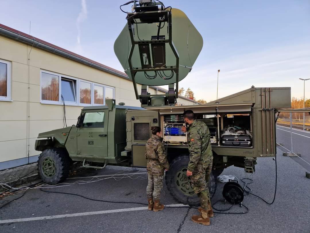 FUTER_ET's tweet image. El Mando de Transmisiones #MATRANS lo forma un conjunto de Unidades organizadas, equipadas y adiestradas para prestar apoyo CIS, de ciberdefensa y de guerra electrónica a las organizaciones operativas que se establezcan y  reforzar a las Unidades de Transmisiones que se ordene.