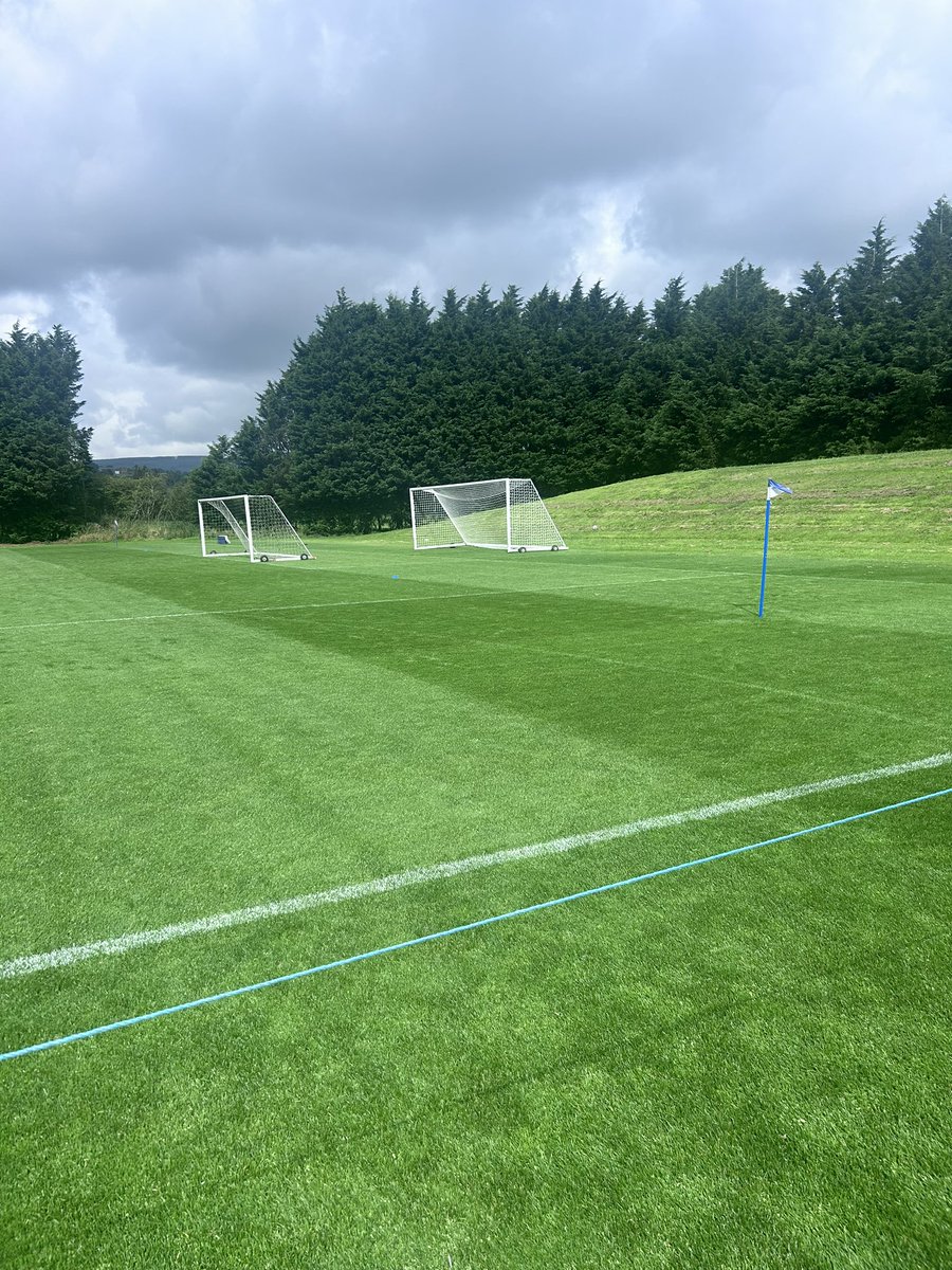 Another beautiful morning in the 'office.' Every game teaches something new—it's all about keeping those eyes sharp, watching, listening, learning. 📋⚽️ #Football #TheBeautifulGame