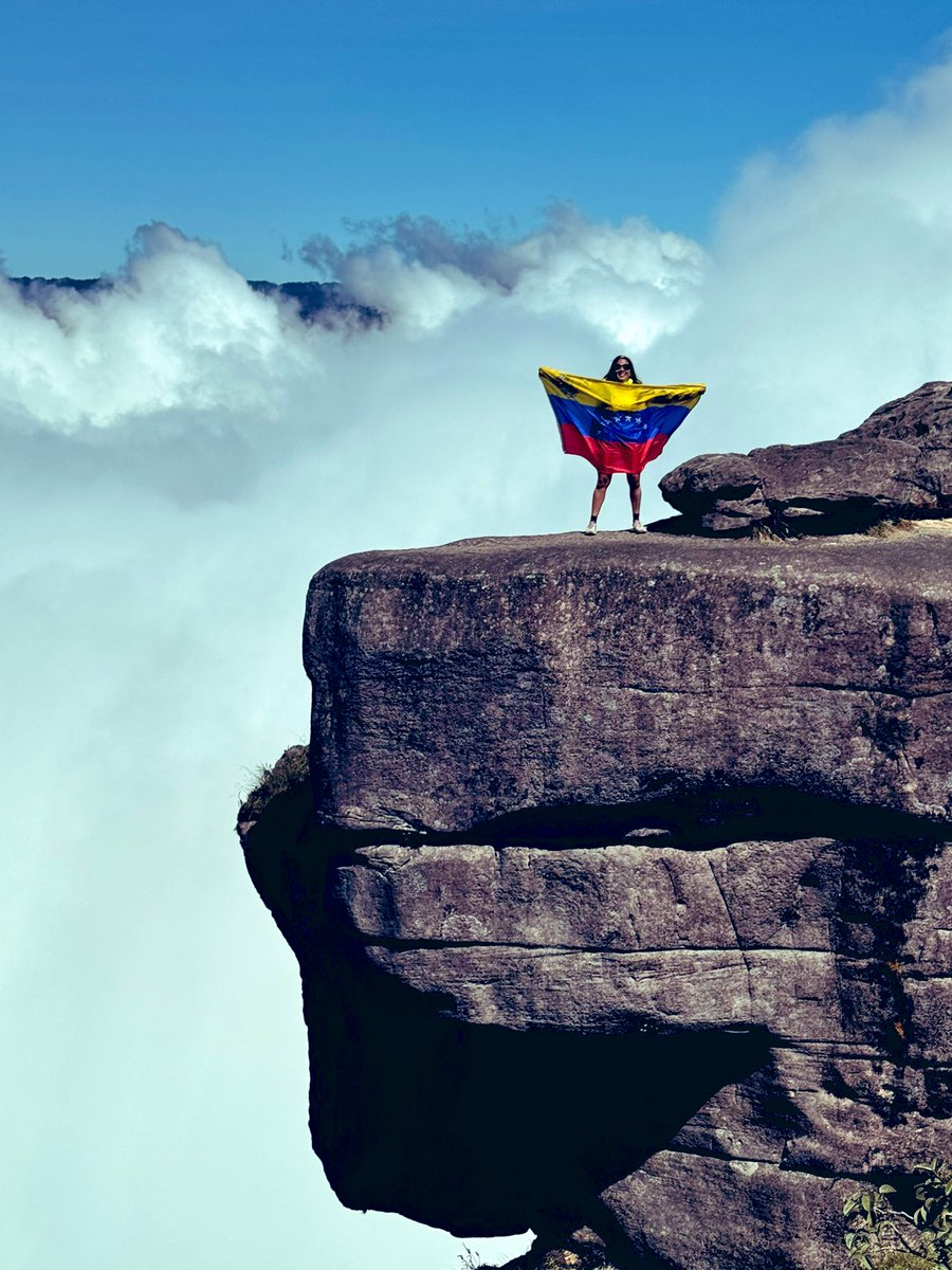 HaydaDiaz's tweet photo. @MariaCorinaYA VENEZUELA LIBRE 🇻🇪🙏🏽❤️ https://t.co/9Y4e9HPOqi