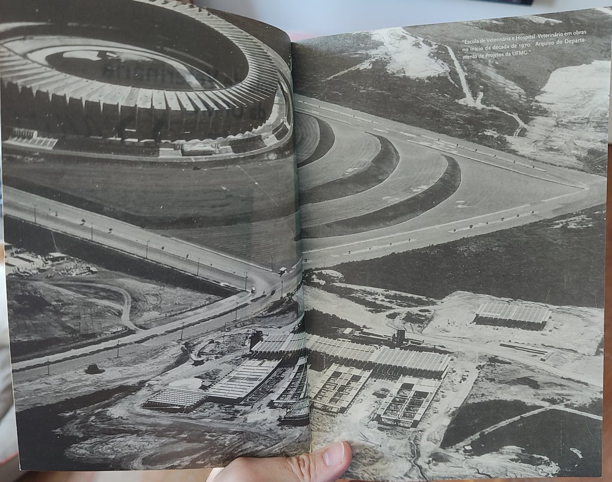 chicorulez's tweet photo. @rafael_leafar34 @kabutaum @edusarsur @vitonez @douglasbaiao @grandepremio Correto. Mas veja o uso na década de 70. São 400m até o Mineirão, que é um gigante de concreto que pelo seu próprio formato já abafa o barulho. Depois da reforma para a copa, essa área dos estacionamentos passou a receber shows, mas são sempre do outro lado do estádio, a 600m https://t.co/s0HLUvUUT1