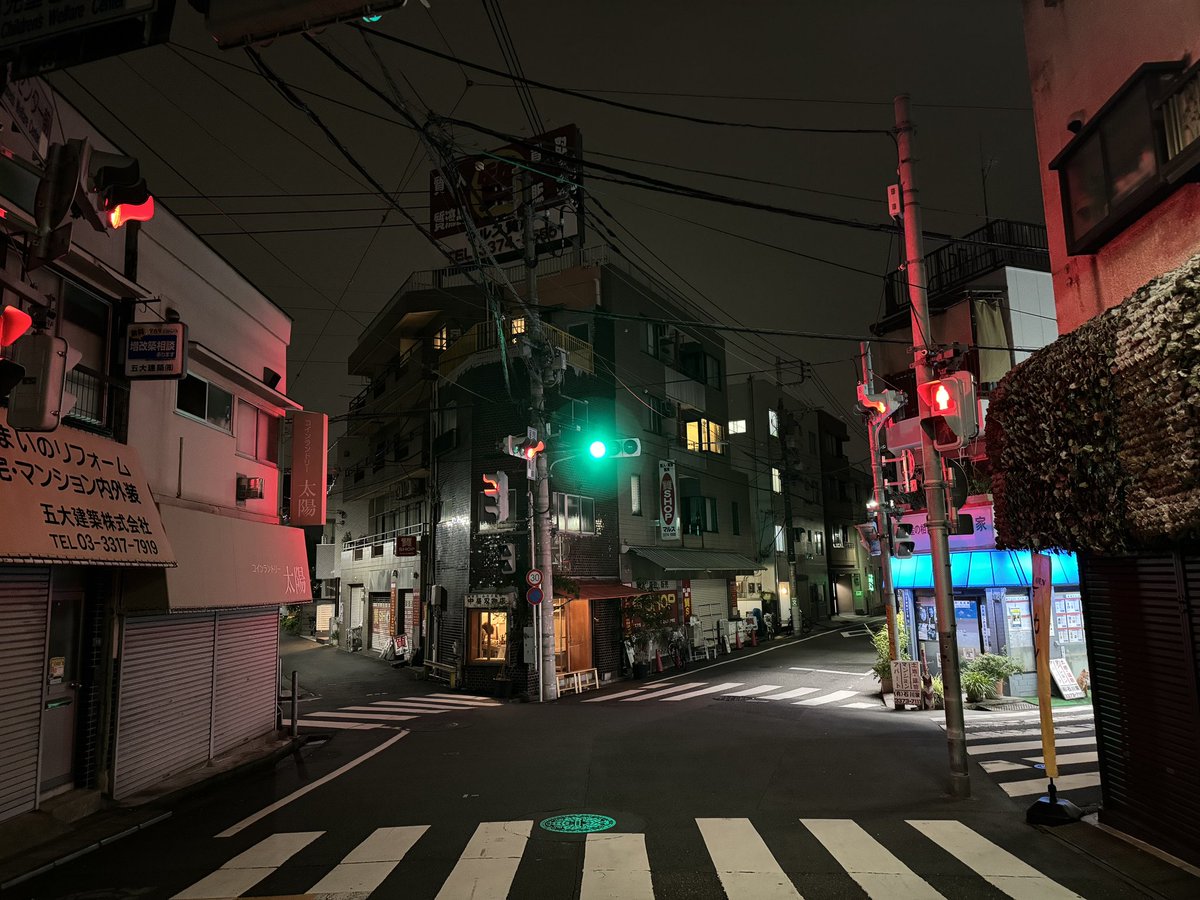 onculsub's tweet photo. #tokyonightwalk
深夜の五叉路 https://t.co/SMkV4XQ7H8