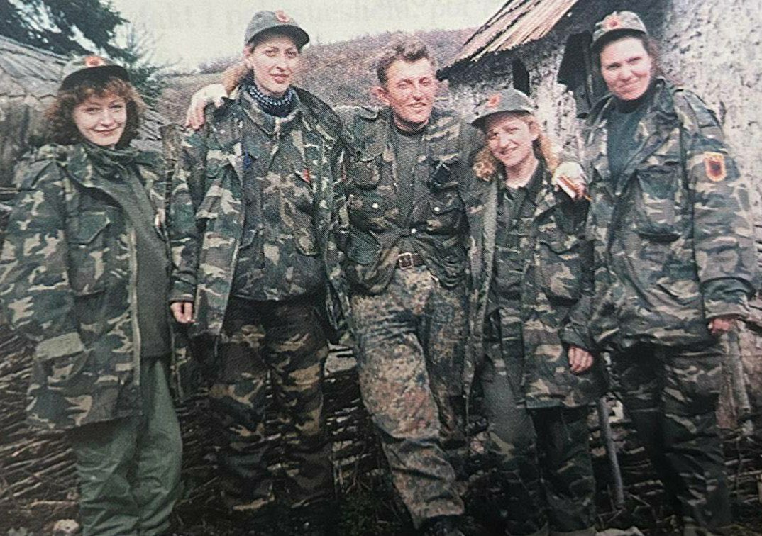 AlbaniHistorian's tweet photo. 🇦🇱 Female #UÇK freedom fighter against the orthodox terrorist Slavic Serbian state https://t.co/rVJ4Z4yeGO