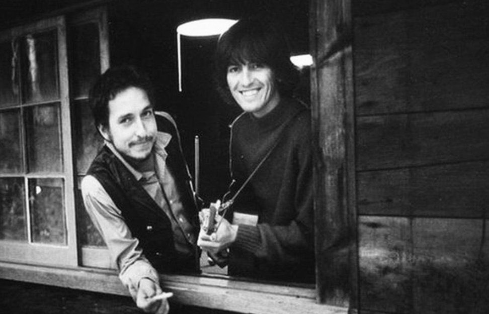 smokingsexxtion's tweet photo. bob dylan and george harrison, shot by jill krementz, 1968 https://t.co/BLc9sdwHYU