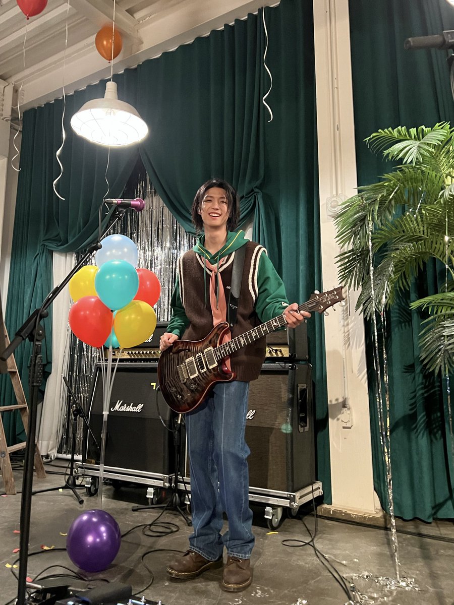 형주나아아아아😃
주내나아아아아😁
생일 축하한다이이이이이이이잉😆
🥳🎉🎂🎊🎁

#주내니생일
#형준탄생일
#깡충깡충토끼

((( a )))