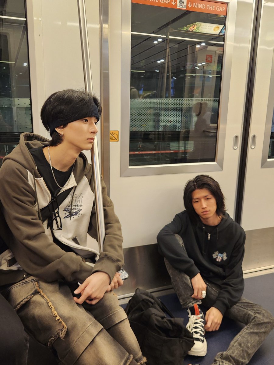 XH_official's tweet photo. ((( c ))) https://t.co/FDNrbCiSBo
