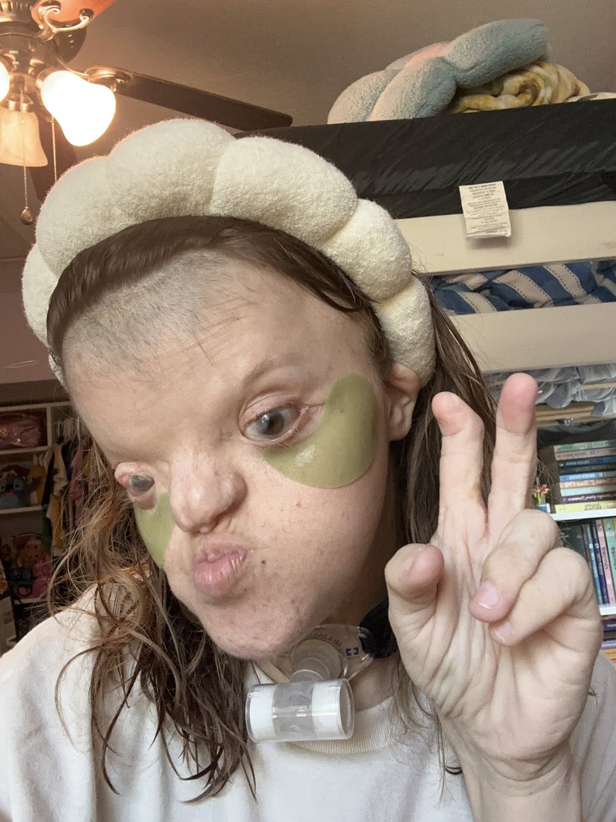 kaite 🍂🏒 tweet media