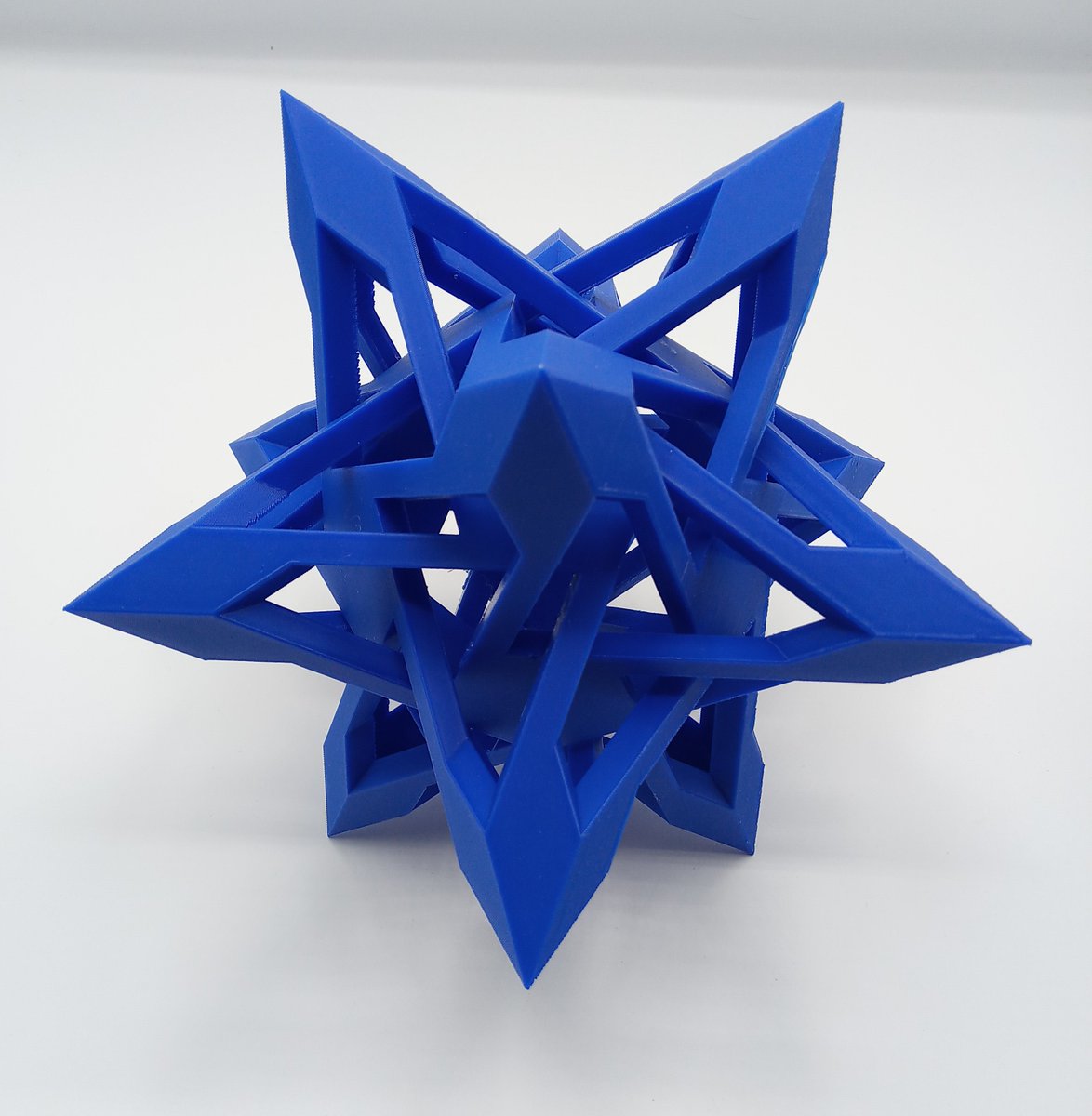 AlbertPCarpent1's tweet photo. A 3D print of a polyknot designed by Robert Webb the creator of Great Stella 4D Pro software. #3Dprinting #3dprintingmath #math #art #stem #steam #mathart https://t.co/gV13IUl8r9