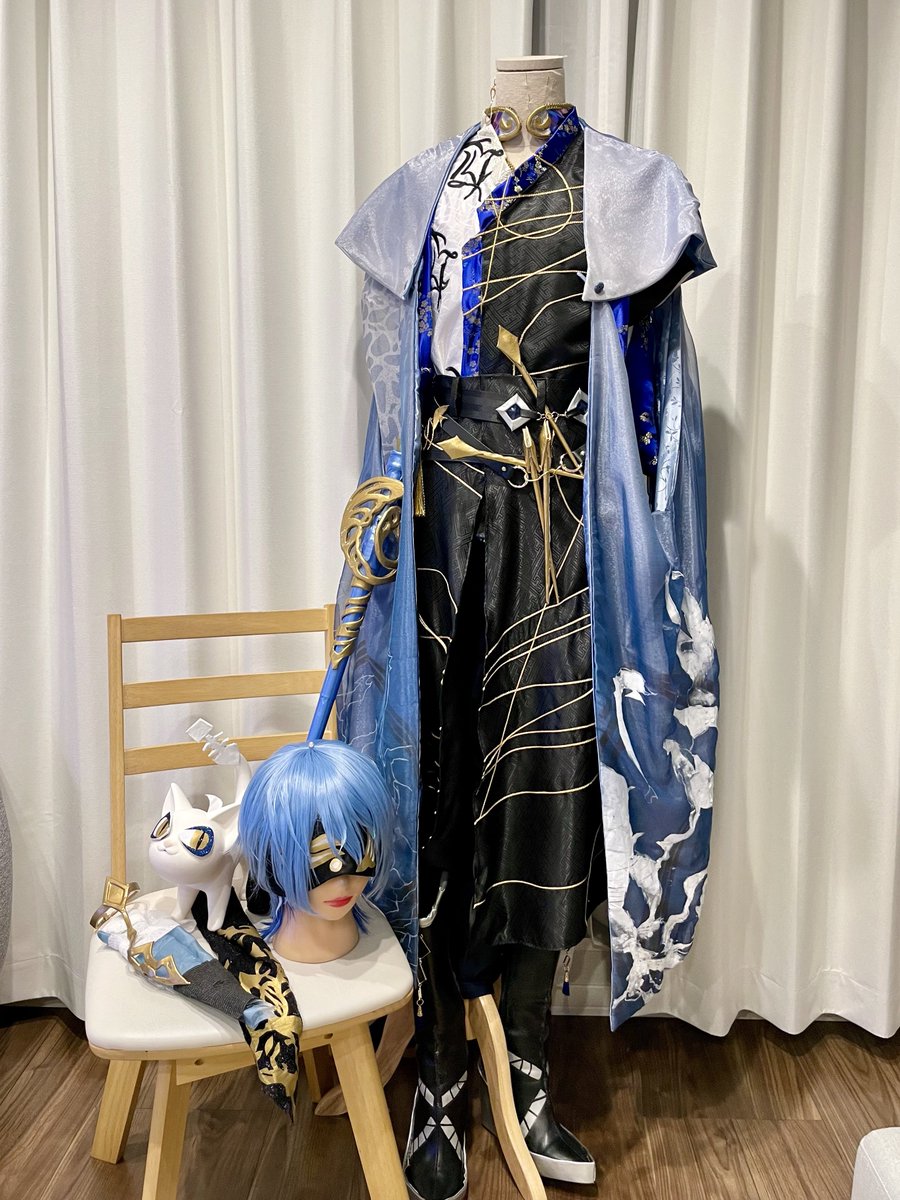 にじさんじの狼、小柳ロウさんの衣装作りました👻🔪 生地選びとか