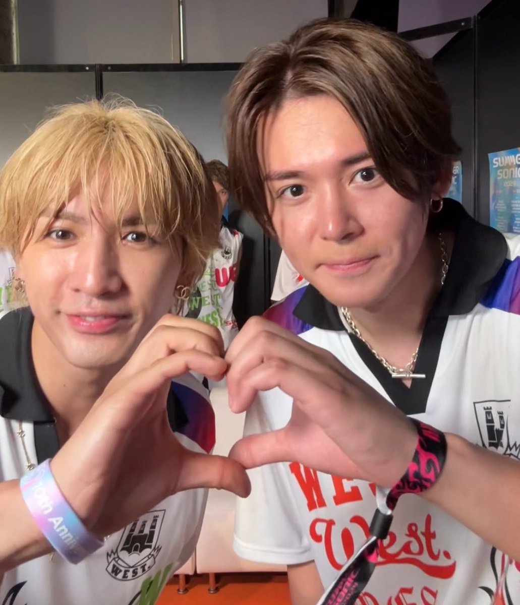 espou_uir's tweet photo. 流星の誕生日に致死量のツインタワー浴びてしまってオワリ https://t.co/wyp1SG3xvE