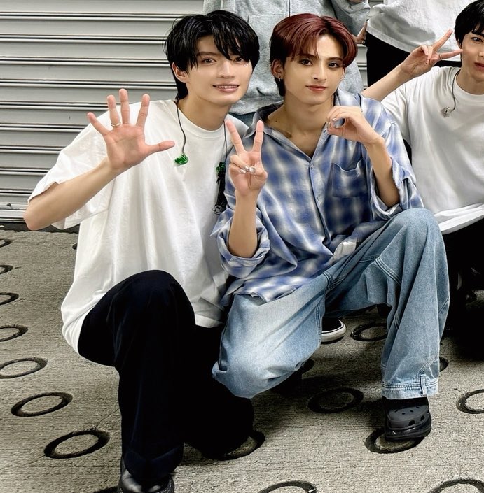 Mokuzu____'s tweet photo. 2004年5月20日生まれイケメンズ最高です、ありがとうございます😭😭😭
この世界線が来るなんて思ってなかった😭😭 https://t.co/P1W52GUzpB