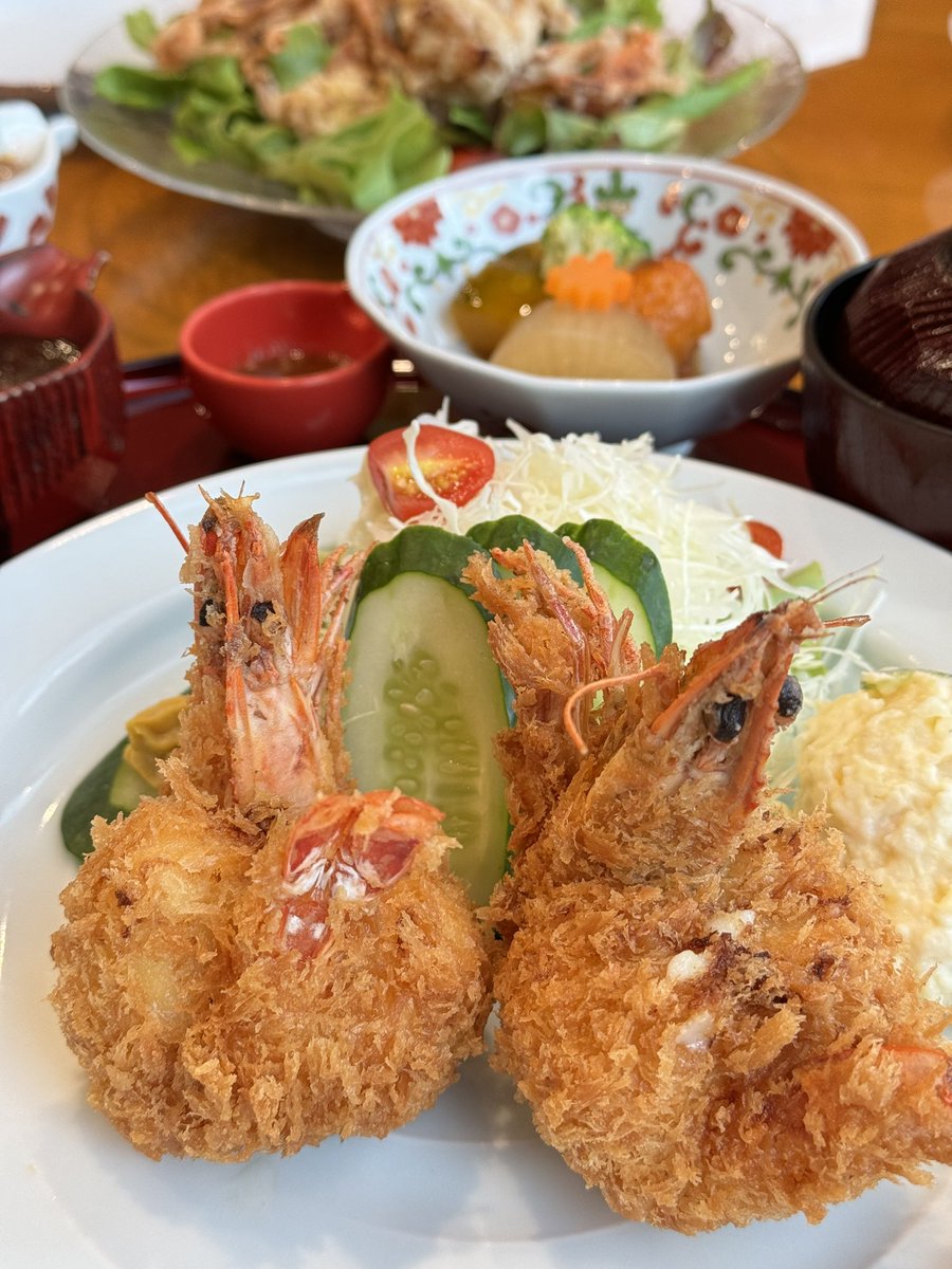EatWithWon's tweet photo. คิดอะไรไม่ออกไป AOI ไม่ผิดหวัง วันเกิดจบที่ร้านนี้3ปีติด อร่อยทุกอย่าง พนง.บริการดี ราคาสมเหตุสมผล ช่วงนี้มีปูนิ่ม จัดสลัดมา ป๊าบอกอร่อยยันน้ำสลัด โซบะของโปรดหอมเส้น ค.น่ารักของพนงคือเปลี่ยนของหวานให้ หลานกินชาเขียวไม่ได้ อิ่มท้องดีกับ❤️
#EatWithWon #อร่อยบอกต่อ @Kin24hrs @aroii https://t.co/Qj4QORQYvv