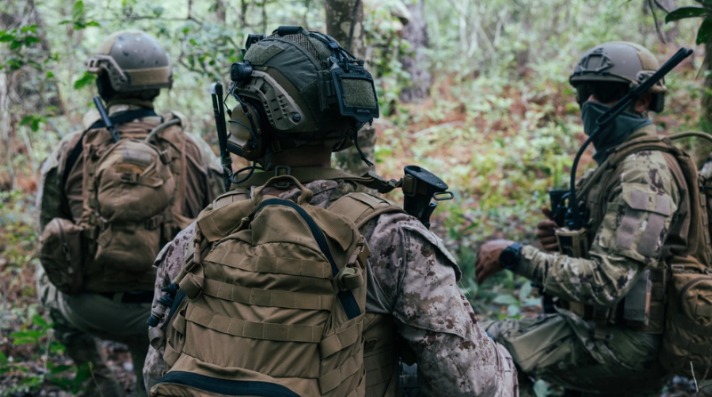 iimefmarines's tweet image. United Arab Emirates soldiers and U.S. Marines with Golf Company, 2/2, @2dMarDiv participate in Unit Enhancement Training 24-2 on Marine Corps Base Camp Lejeune, North Carolina. During UET 24-2, units cooperated to strengthen ties between our global allies and the @USMC.