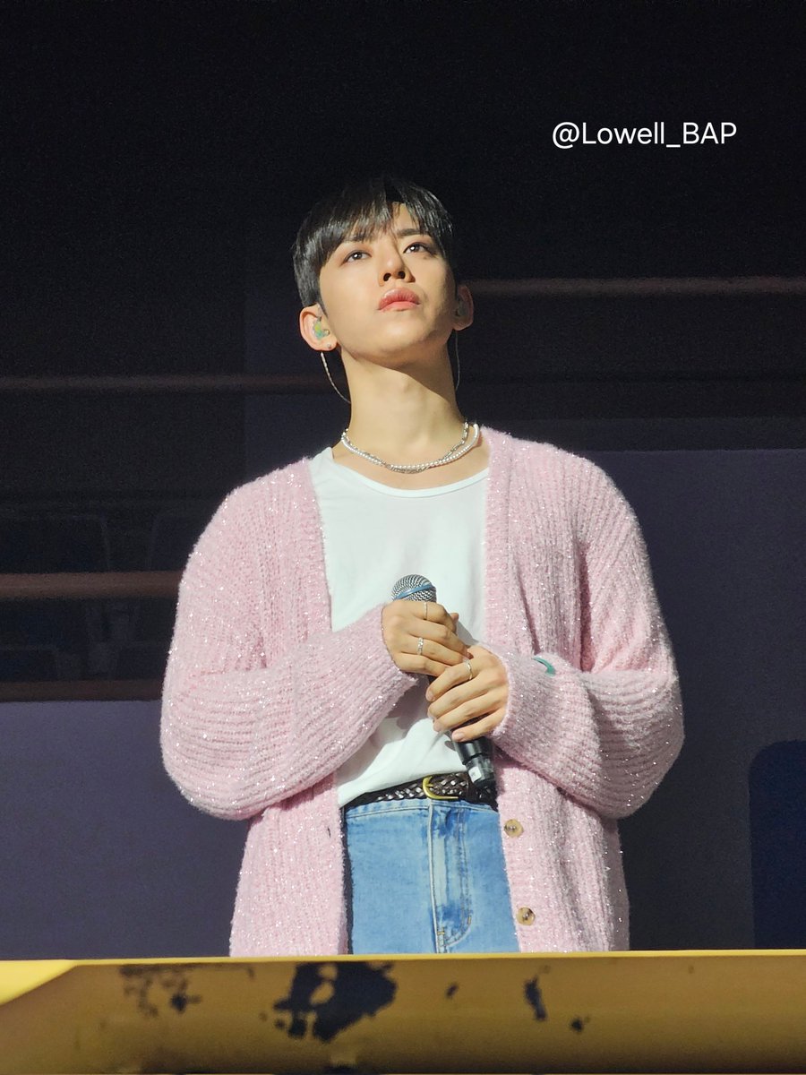 Lowell_BAP's tweet photo. 𝟮𝟬𝟮𝟰 𝗧𝗛𝗘 𝗟𝗔𝗦𝗧 𝗙𝗔𝗡-𝗖𝗢𝗡 [𝗖𝗨𝗥𝗧𝗔𝗜𝗡 𝗖𝗔𝗟𝗟]

하나도 안 변했네💚

#BANG_JUNG_YOO_MOON
#방용국 #정대현 #유영재 #문종업
#커튼콜 #CURTAIN_CALL https://t.co/7HPk6QHqtQ
