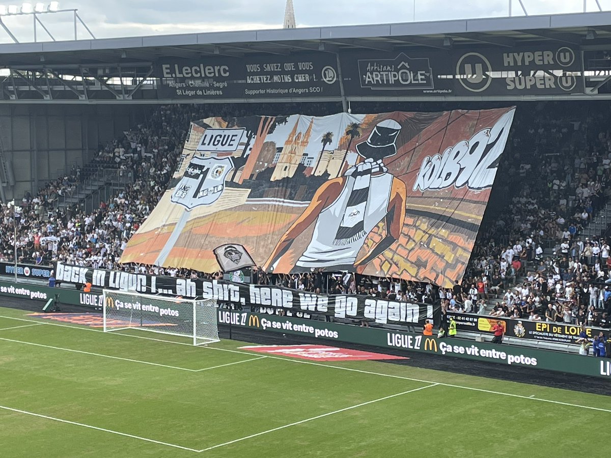 AntoineRaguin's tweet photo. La Ligue 1, here we go again

Le tifo du @KDLB92 pour le retour d’@AngersSCO dans l’élite. https://t.co/5V03K3WciN