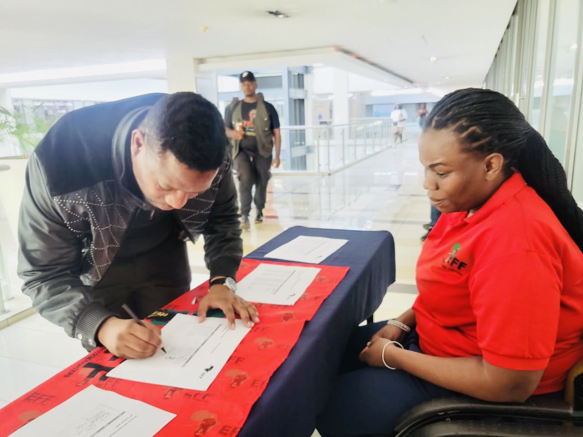 TshwaneEff's tweet photo. ♦️Happening Now♦️
The leadership of the EFF and EFF SC arriving at the Branch General Meeting to be addressed by Secretary General, Commissar Marshall Dlamini, in preparation for the Bi-Election in Ward 92. #EFF #BiElection #Ward92 https://t.co/9DhlSg6s73