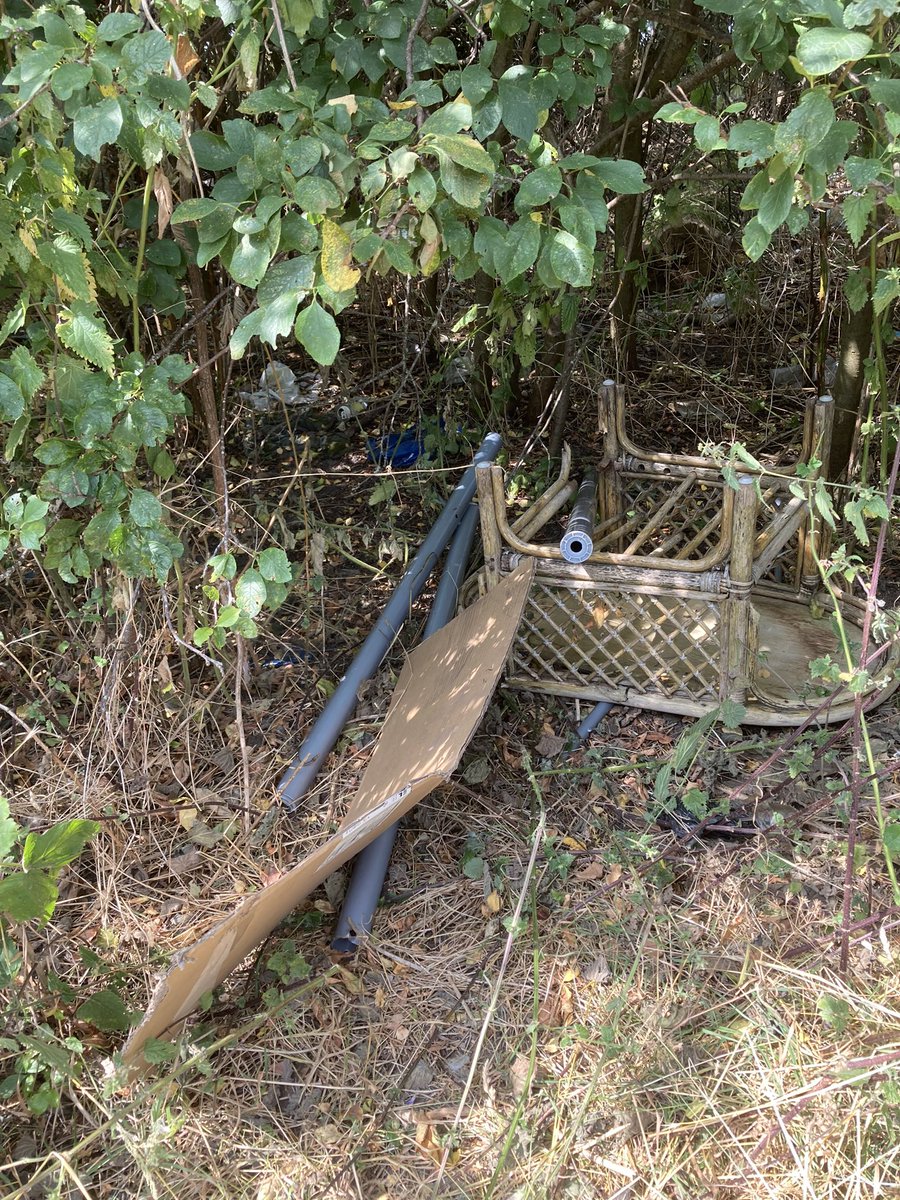 jxfile's tweet photo. @NorwichPoliceUK fly tipping is a crime yes?  After all you can then come get Burton x https://t.co/KAHSzhEcxO
