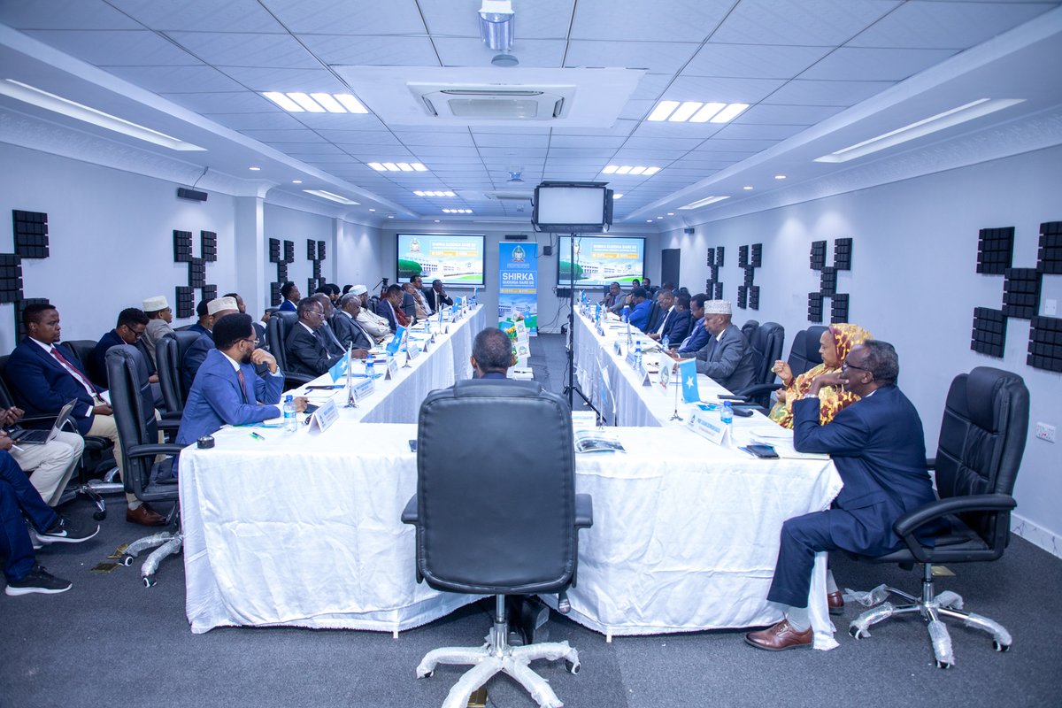 SMPASchool's tweet photo. The Minister of Education, Culture and Higher Education, Mr. Farah Sh. Abdulkadir, today chaired the Supreme Council meeting of the Somali National University in the SMPA Conference Hall  Km4 campus, Mogadishu. They discussed important issues related to the development of the Uni https://t.co/vLCyi7ZvDi