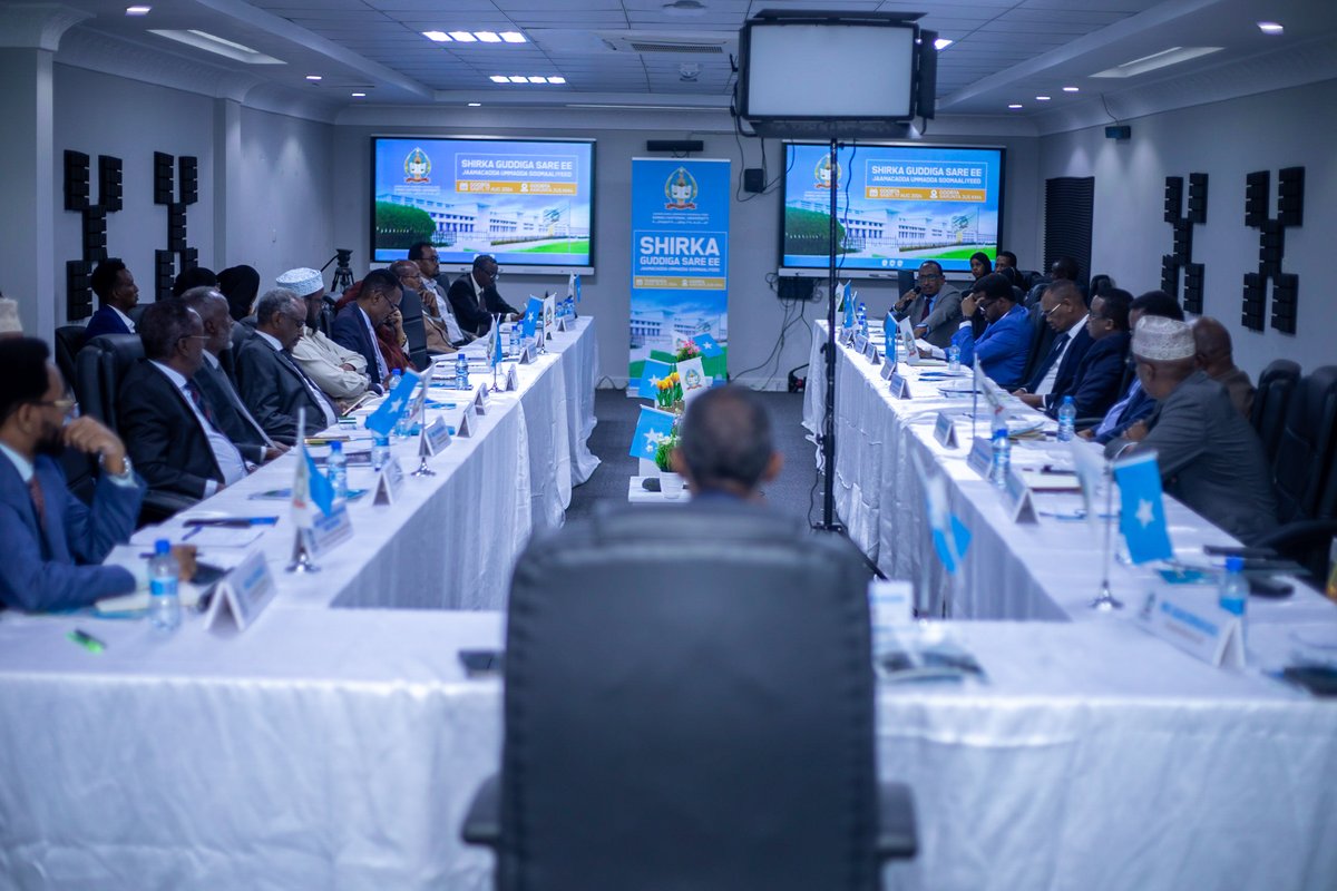 SMPASchool's tweet photo. The Minister of Education, Culture and Higher Education, Mr. Farah Sh. Abdulkadir, today chaired the Supreme Council meeting of the Somali National University in the SMPA Conference Hall  Km4 campus, Mogadishu. They discussed important issues related to the development of the Uni https://t.co/vLCyi7ZvDi